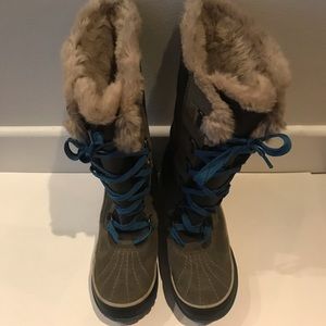 Sorel tall snow boots